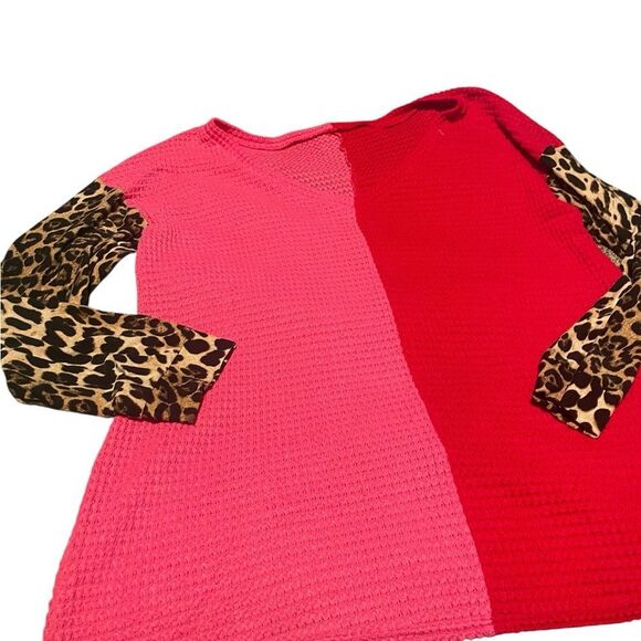 Vince Camuto size large Pink and Red Colorblock Sweater with Leopard Sleeves - Picture 1 of 2